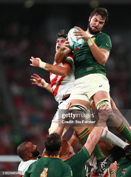 Lood De Jager of South Africa wins the ball in the lineout during the Rugby World Cup 2019 Quarter Final match between Japan and South Africa at the...