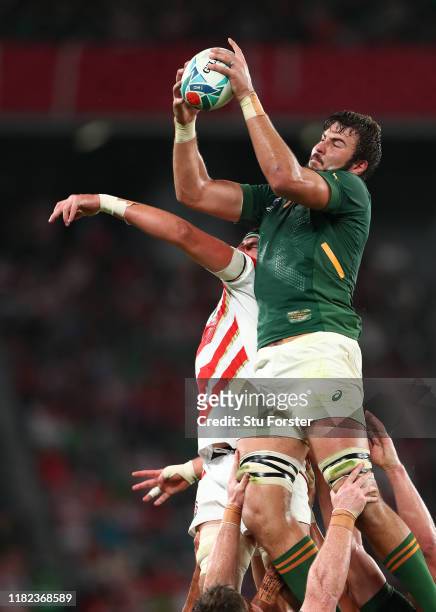 Lood De Jager of South Africa wins the ball in the lineout during the Rugby World Cup 2019 Quarter Final match between Japan and South Africa at the...
