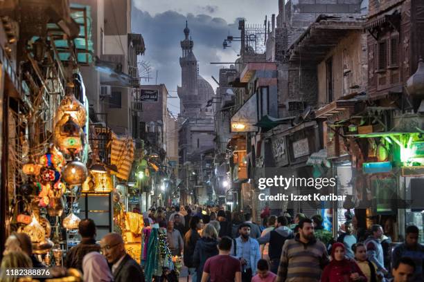 late afternoon al moaz street, cairo egypt - norte africano - fotografias e filmes do acervo