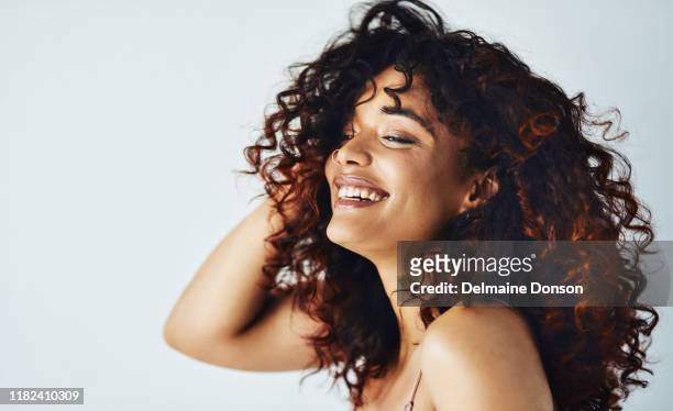 i choose to love myself - curly hair imagens e fotografias de stock