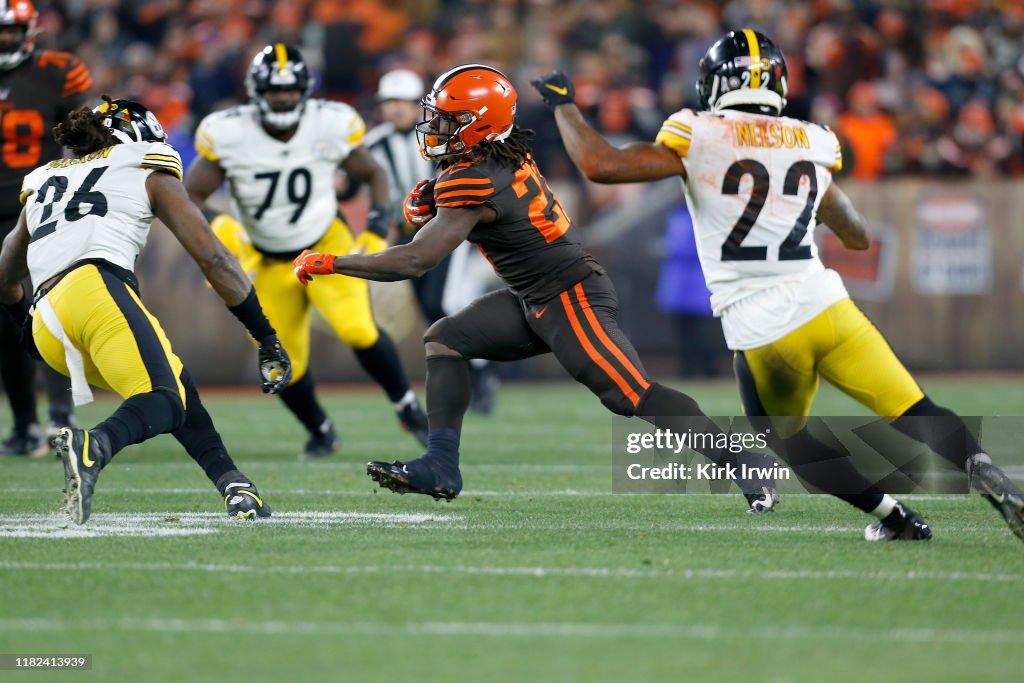 Pittsburgh Steelers v Cleveland Browns