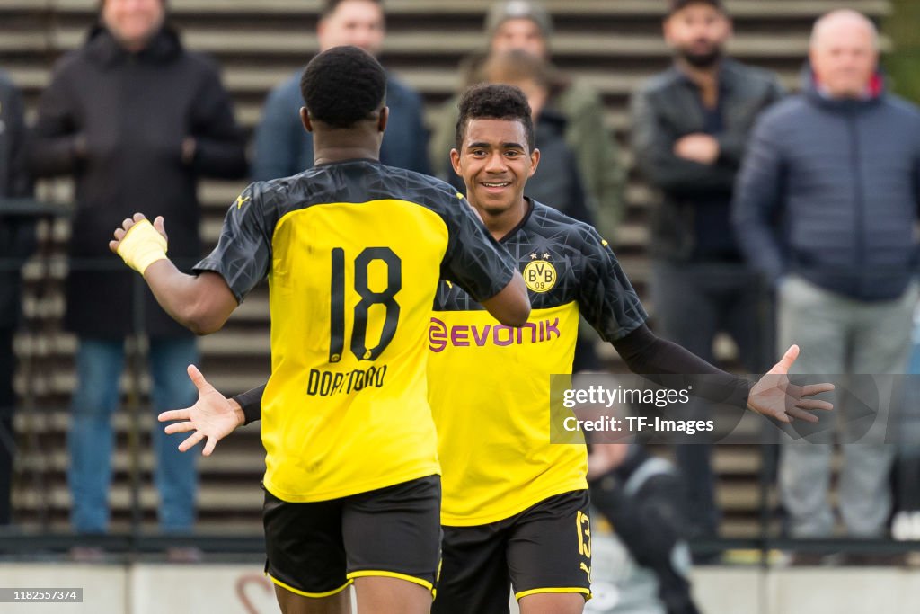 Borussia Dortmund U19 v Inter Mailand U19 - UEFA Youth League