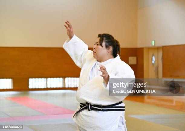 judo woman - gidräkt bildbanksfoton och bilder