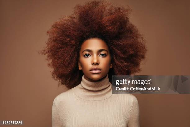 photo of young curly girl - afro hairstyle stock pictures, royalty-free photos & images