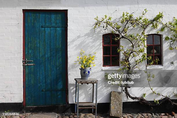 old traditional farmhouse in southern jutland, denmark. - old farmhouse doors stock pictures, royalty-free photos & images