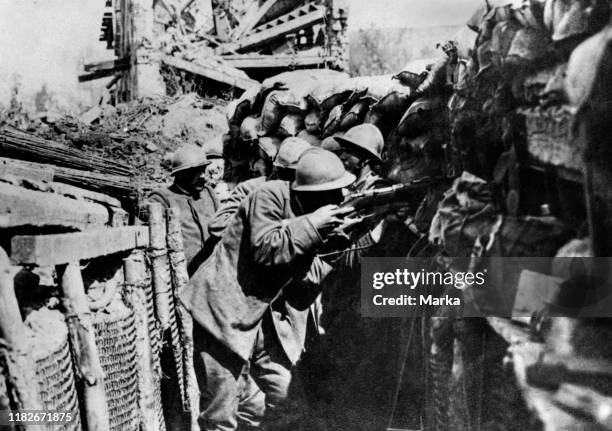 Italian soldiers in the trenches, Gorizia, Italy 1915-18.