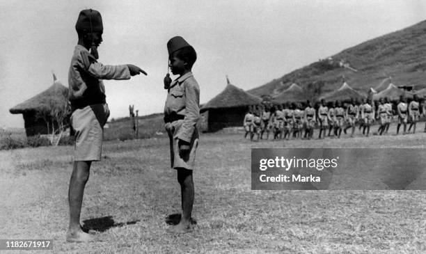 Africa, ethiopia, a buluk basc scolds the younger Ascari, 1920-30.