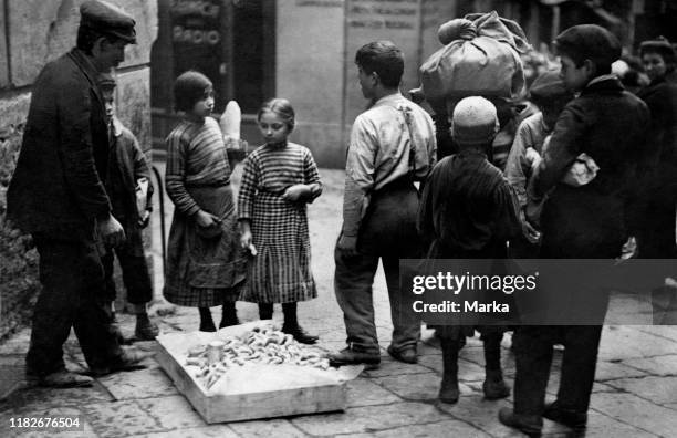 Street vendor, zeppole, naples, campania, italy 1900.