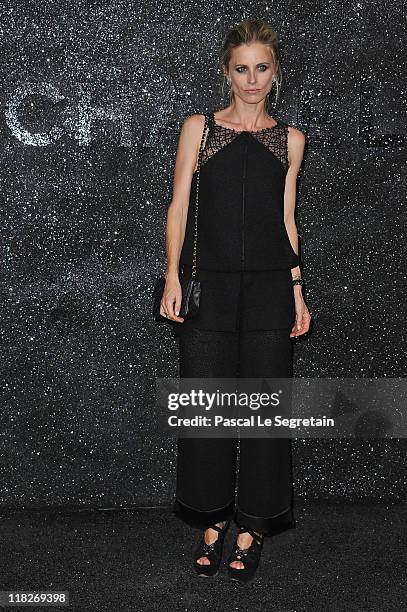 Laura Bailey attends the Chanel Haute Couture Fall/Winter 2011/2012 show as part of Paris Fashion Week at Grand Palais on July 5, 2011 in Paris,...