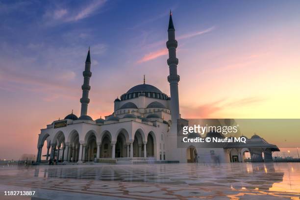 sharjah grand mosque - masjid stock pictures, royalty-free photos & images