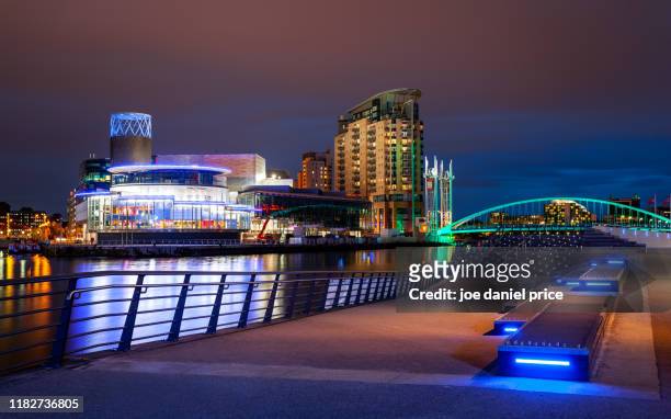 night, salford quays, manchester, england - manchester england stock pictures, royalty-free photos & images