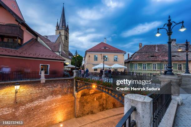 liar's bridge at sunset in sibiu, romania - sibiu stock-fotos und bilder