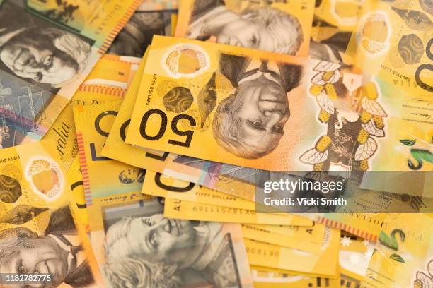 multiple $50 notes of australia - australian dollar foto e immagini stock