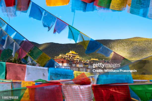 songzanlin temple also known as the ganden sumtseling monastery, is a tibetan buddhist monastery in zhongdian city - lhasa stock pictures, royalty-free photos & images