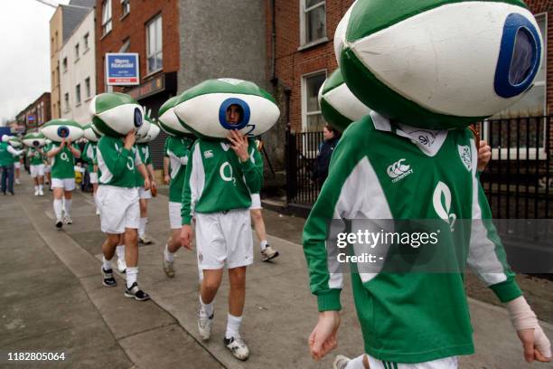 Dublin Rugby Fans 7,120 6 Nations 2007 Stock Photos, High-Res Pictures, and Images ...