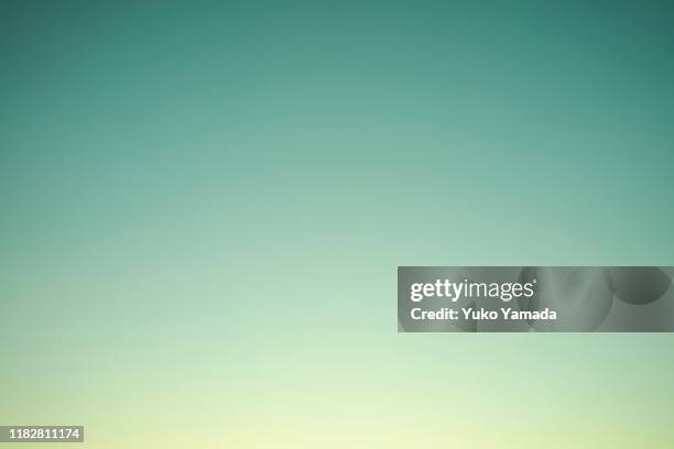 clouds typologies - twilight - toned image 個照片及圖片檔