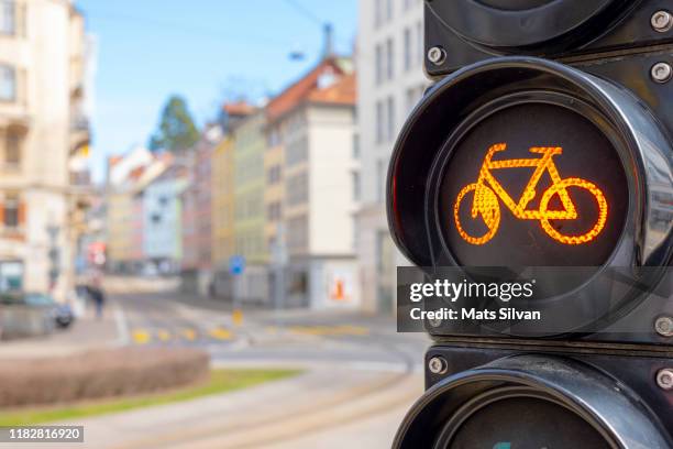 traffic light for bicycle in city - stoplight fotografías e imágenes de stock