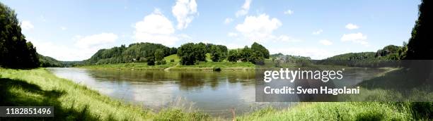 elbe river and elbe countryside, saxony, germany - saxony stockfoto's en -beelden