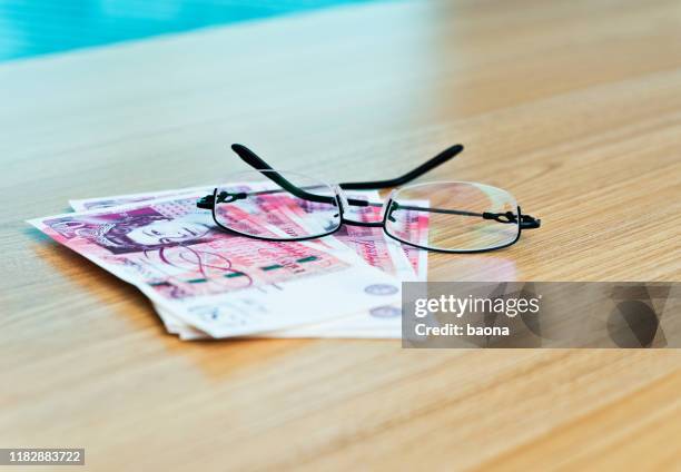 34 Stack Of 50 Pound Notes Stock Photos, High-Res Pictures, and Images ...