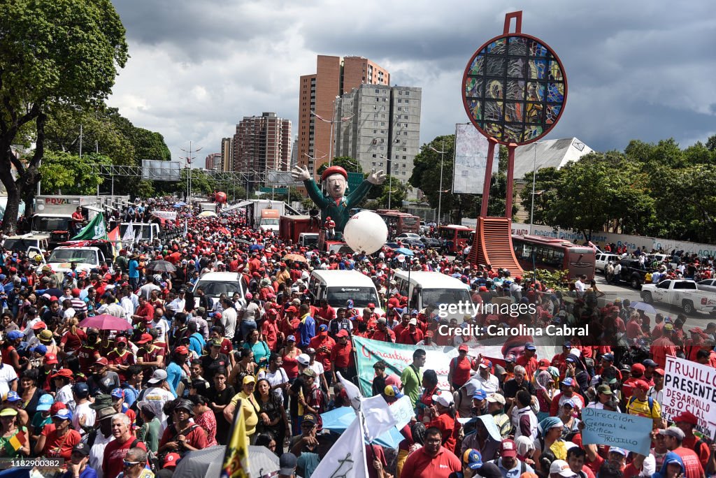 Officialism Responds to Juan Guaido Rally