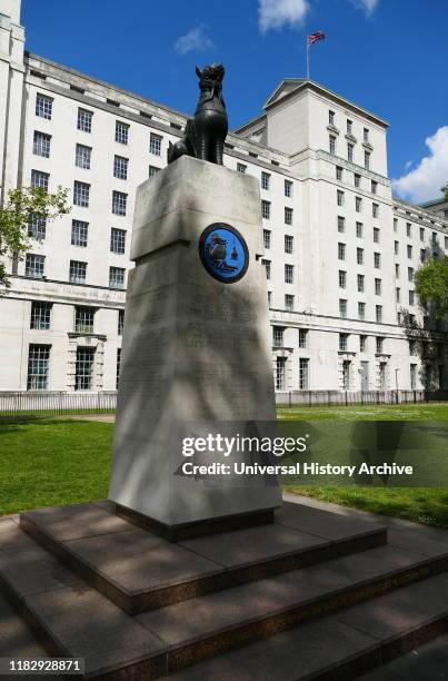 Chindit Memorial is a war memorial in London that commemorates the Chindit special forces, which served in Burma under Major General Orde Wingate in...