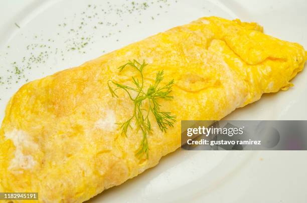 egg omelette - spinach frittata stock pictures, royalty-free photos & images