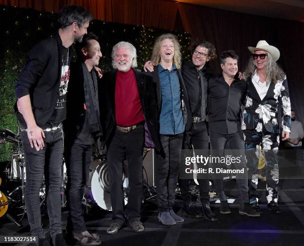 Ed Roland Brothers 1,548 Collective Soul Photos Stock Photos, High-Res Pictures, and ...