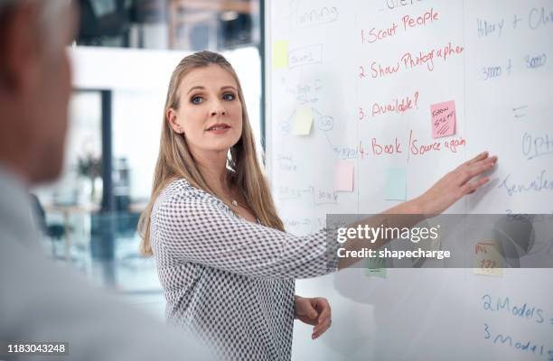 dieser plan muss ein wenig optimiert werden - pitching drawing stock-fotos und bilder