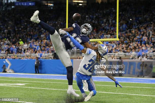 Michael Gallup of the Dallas Cowboys makes a catch in the second quarter of the game against the Mike Ford of the Detroit Lions at Ford Field on...