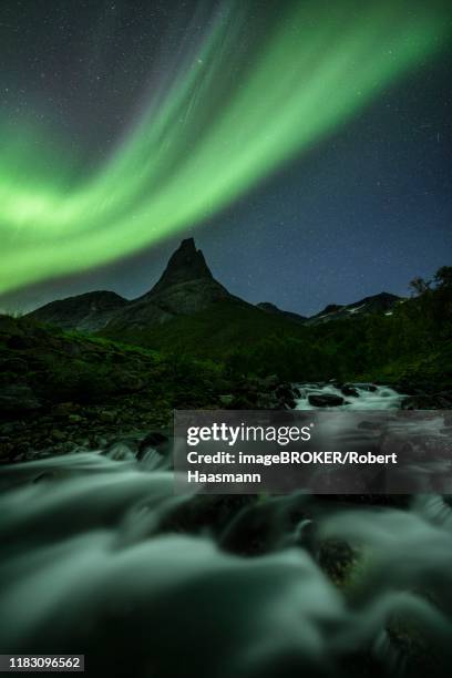 northern lights (aurora borealis) over berg stetind, tysfjord, ofoten, nordland, norway - stetind stock pictures, royalty-free photos & images