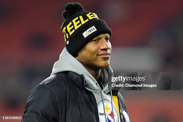 Linebacker Ryan Shazier of the Pittsburgh Steelers on the field prior to a game against the Cleveland Browns on November 14, 2019 at FirstEnergy...
