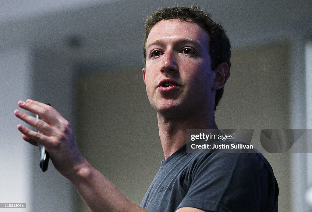 Mark Zuckerberg Makes Announces Facebook Video Calling