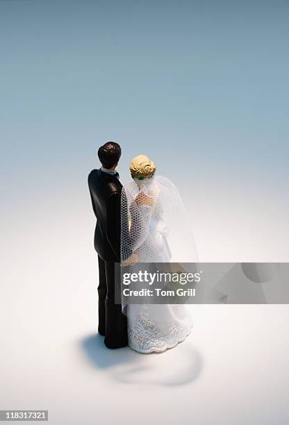 bride and groom figurines - figurine bildbanksfoton och bilder