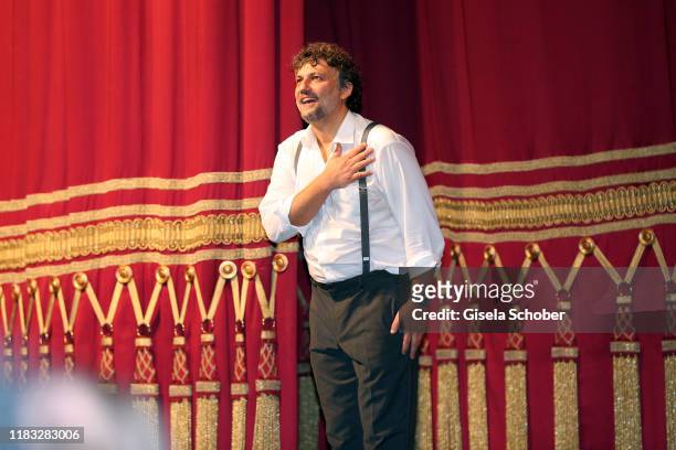 Opera singer Jonas Kaufmann during the final applause of the opera premiere of "Die tote Stadt" by Erich Wolfgang Korngold at Bayerische Staatsoper...