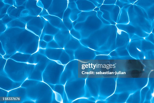 Wasser Oberfläche in lebhaften Blau Wasser Oberfläche in lebhaften Blau