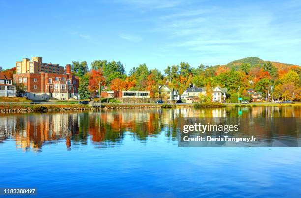 otoño en saranac lake - adirondack state park fotografías e imágenes de stock