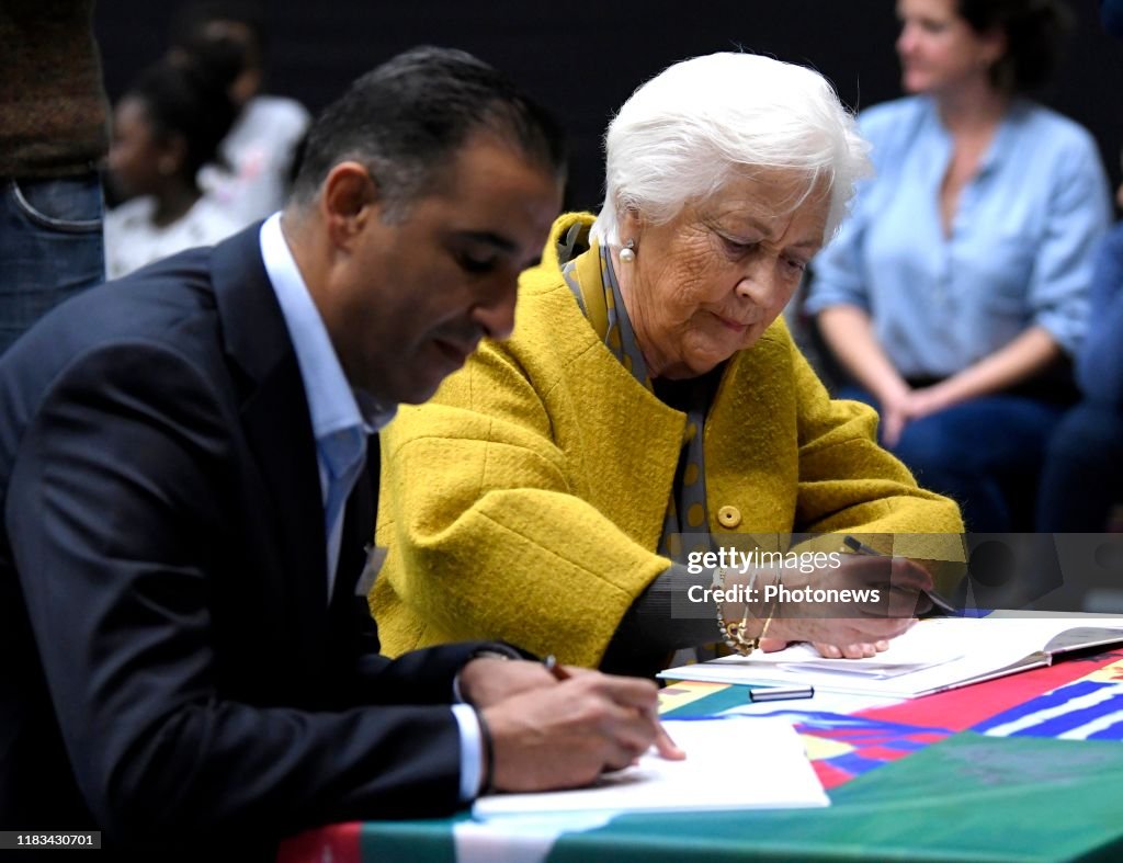 Paola visits school Wereldreiziger in Antwerpen