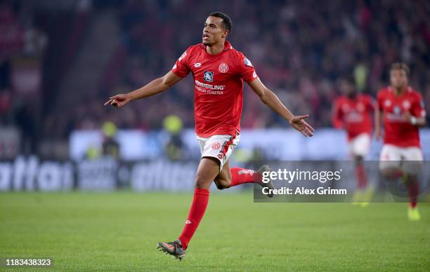 Robin Quaison of 1.FSV Mainz 05 celebrates after he scores their second goal during the Bundesliga match between 1. FSV Mainz 05 and 1. FC Koeln at...