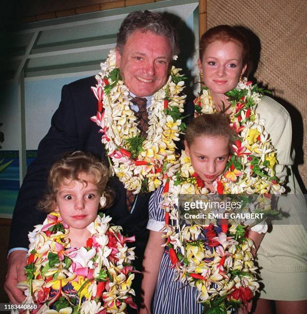 - photo prise le 20 décembre 1992 de l'animateur Jacques Martin, en Polynésie française , où il passait les fêtes de fin d'année avec son épouse...