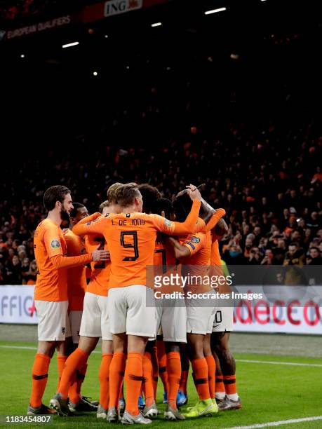 Nathan Ake of Holland celebrates 2-0 with Davy Propper of Holland, Luuk de Jong of Holland, Matthijs de Ligt of Holland, Georginio Wijnaldum of...