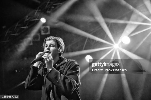 Australia Ruel 79 Ruel (Singer) Stock Photos, High-Res Pictures, and Images - Getty Images
