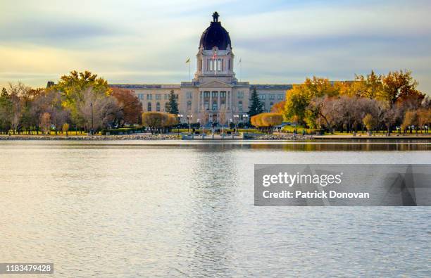 saskatchewan legislative building - regina fotografías e imágenes de stock