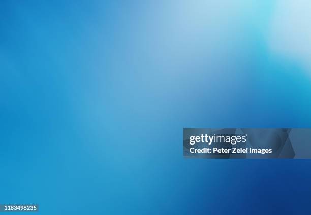 modern abstract blue background - blue background photos et images de collection