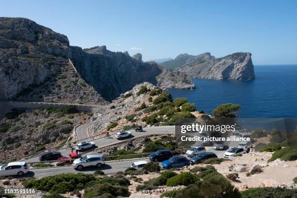 October 2019, Spain, Far De Formentor: On the mountain road to the lighthouse Far de Formentor there is a dense traffic. The cars can only drive at...