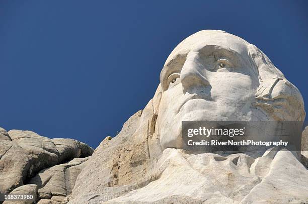 mount rushmore national monument - presidents day light stock pictures, royalty-free photos & images