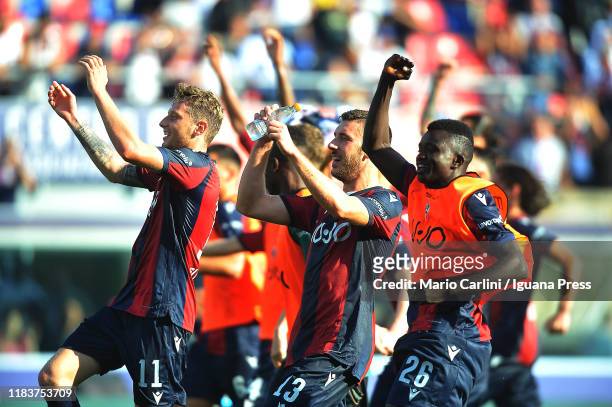 Players of Bologna FC celebrate at the end of the Serie A match between Bologna FC and UC Sampdoria at Stadio Renato Dall'Ara on October 27, 2019 in...