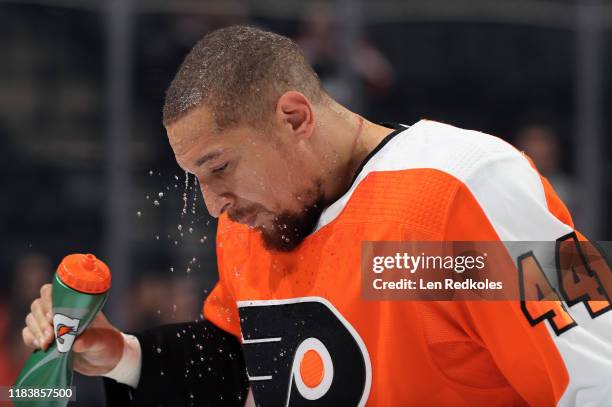 Chris Stewart of the Philadelphia Flyers douses himself with water during warm-ups against the Vegas Golden Knights on October 21, 2019 at the Wells...