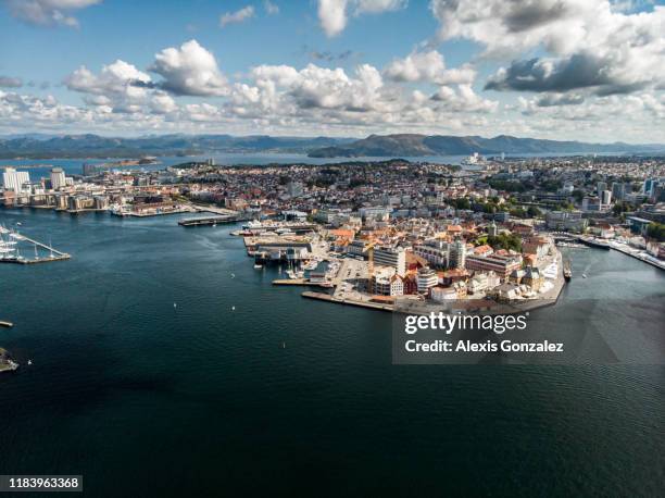 luchtfoto van stavanger sentrum - stavanger stockfoto's en -beelden