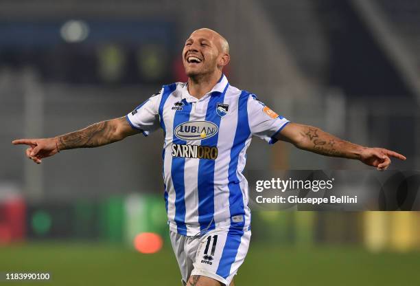 Cristian Galano of Pescara Calcio celebrates after scoring opening goal during Serie B match between Pescara Calcio and US Cremonese at Adriatico...