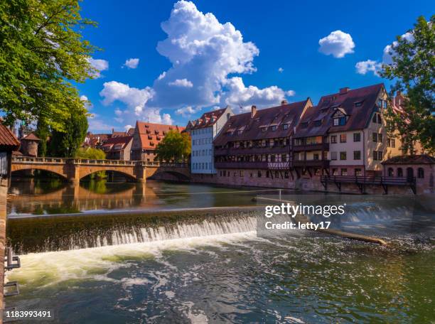 núremberg, alemania, europa. río pegnitz. hermoso lugar en el centro de la ciudad. foto de archivo - núremberg fotografías e imágenes de stock